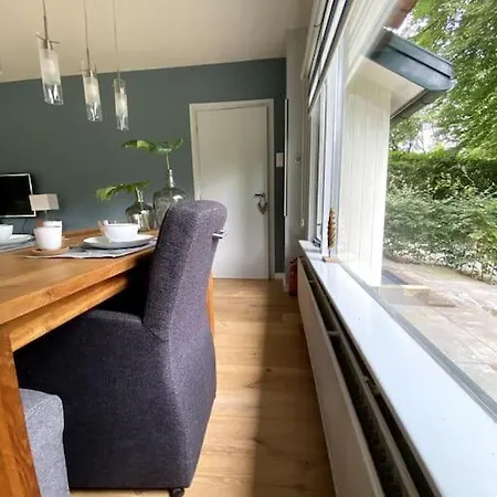 Gezellig Vrijstaand In Bosrijke Omgeving 度假居 *